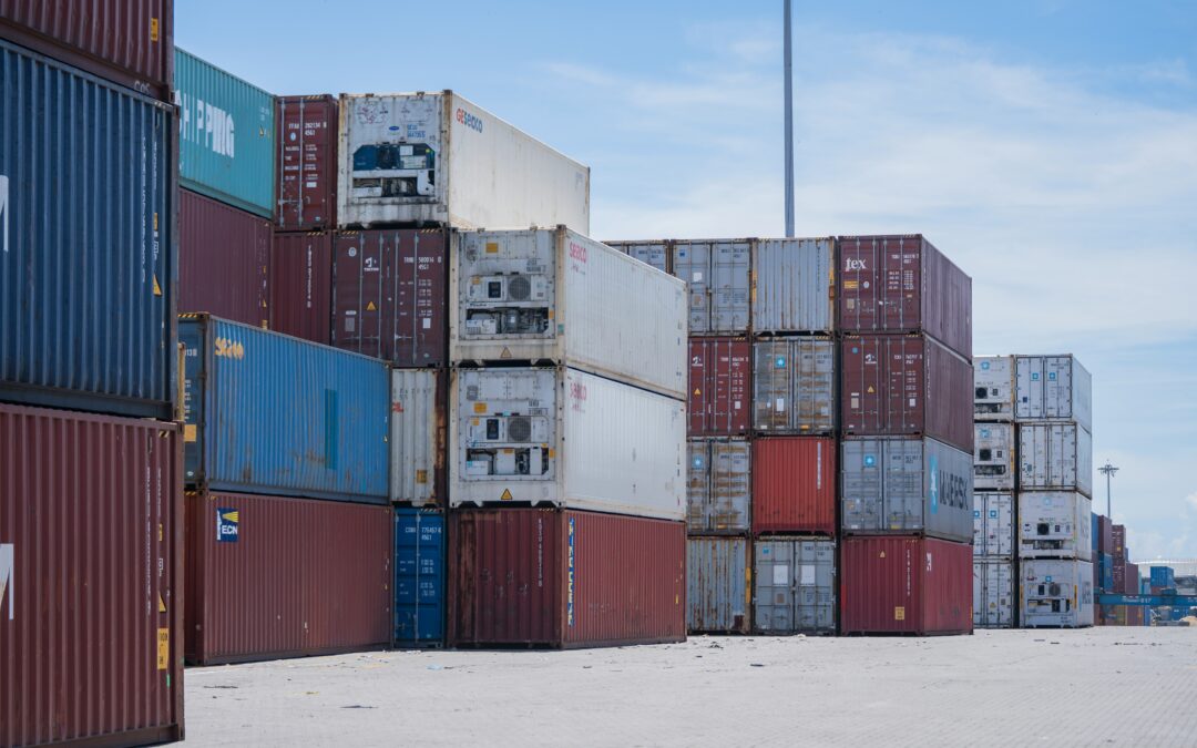Smart Contractors are Choosing Climate-Controlled Containers This Winter
